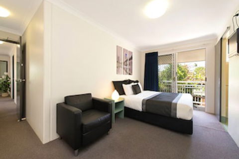 Chermside Court Motel - Sunshine Coast Guide 6