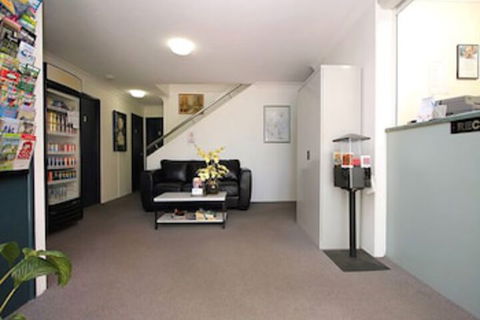 Chermside Court Motel - Sunshine Coast Guide 3