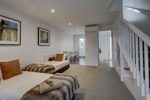 Ashmont Motor Inn & Apartments - Sunshine Coast Guide 4