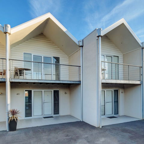 Ashmont Motor Inn & Apartments - Sunshine Coast Guide 3