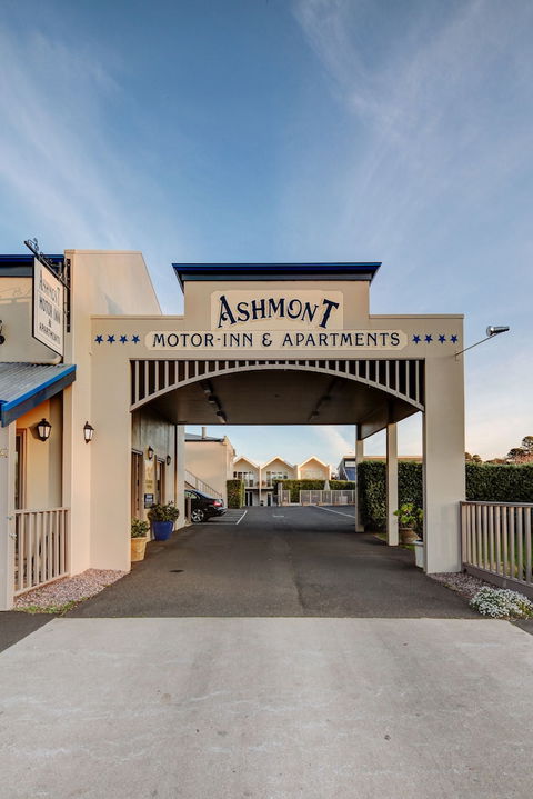 Ashmont Motor Inn & Apartments - Sunshine Coast Guide 1