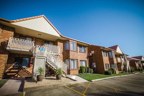 Comfort Inn & Suites Robertson Gardens - Sunshine Coast Guide 0