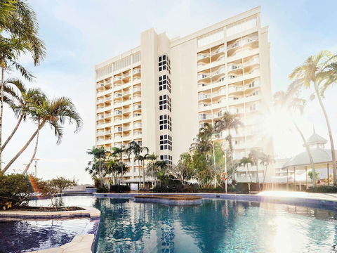 Pullman Cairns International - Sunshine Coast Guide 0