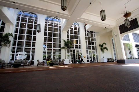 Pullman Cairns International - Sunshine Coast Guide 1