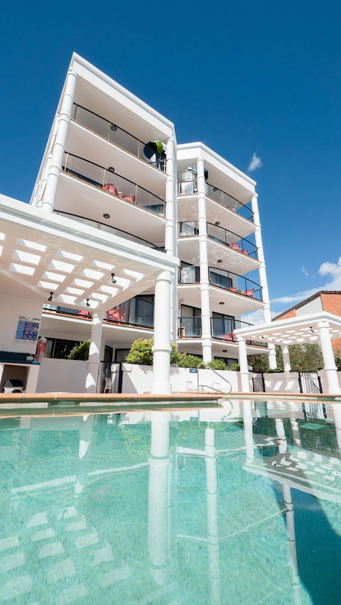 Aegean Apartments - Sunshine Coast Guide 5