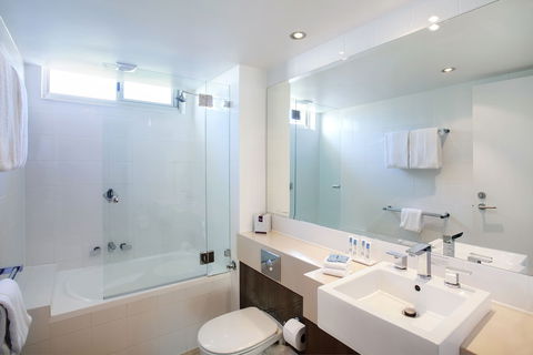 Maison Noosa Beachfront Resort - Sunshine Coast Guide 5
