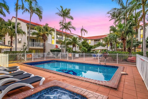 Anchor Down Apartments - Sunshine Coast Guide 2