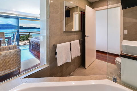 Beach Lodges - Sunshine Coast Guide 4