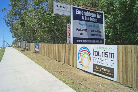 Emeraldene Inn & Eco-Lodge - Sunshine Coast Guide 2