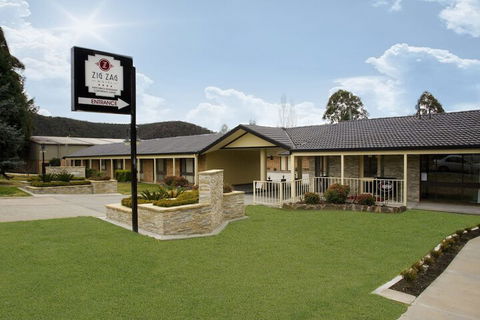 Zig Zag Motel - Sunshine Coast Guide 1