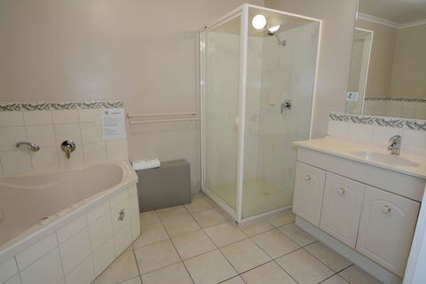 City Centre Motel - Sunshine Coast Guide 1