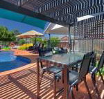Blazing Stump Motel  Suites - Sunshine Coast Guide