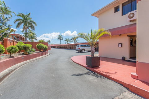 Mackay Rose Motel - Sunshine Coast Guide 0