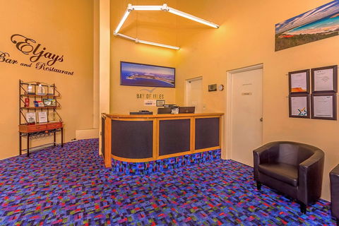 Comfort Inn Bay Of Isles - Sunshine Coast Guide 6