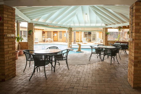 Comfort Inn Bay Of Isles - Sunshine Coast Guide 4