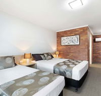Blue Shades Motel - Sunshine Coast Guide