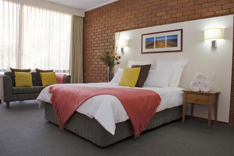 Alice In The Territory - Sunshine Coast Guide 4