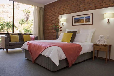 Alice In The Territory - Sunshine Coast Guide 1