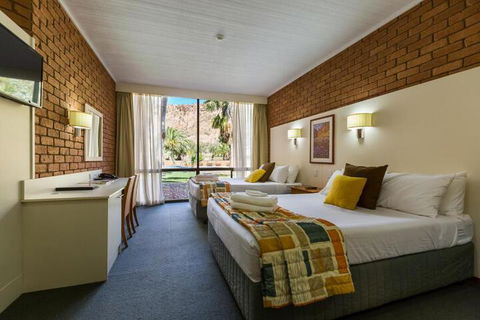Alice In The Territory - Sunshine Coast Guide 0