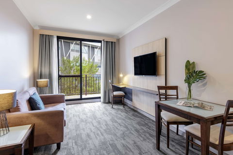 Oaks Sydney North Ryde Suites - Sunshine Coast Guide 5