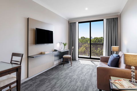 Oaks Sydney North Ryde Suites - Sunshine Coast Guide 6