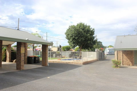 Bendigo Homestead Motor Inn & Apartments - Sunshine Coast Guide 3