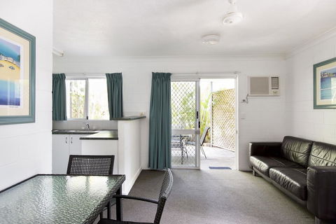 Seagulls Resort - Sunshine Coast Guide 4