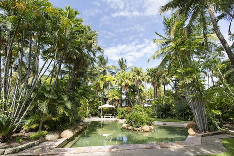 Seagulls Resort - Sunshine Coast Guide 1