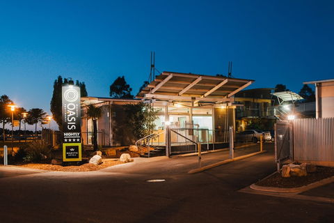 Majestic Oasis Apartments - Sunshine Coast Guide 0