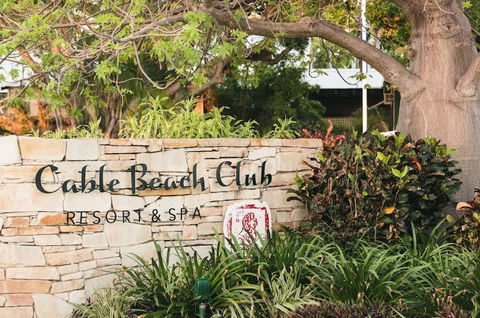 Cable Beach Club Resort & Spa - Sunshine Coast Guide 0
