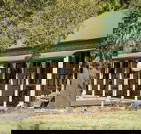 Overlander Homestead Motel - Sunshine Coast Guide