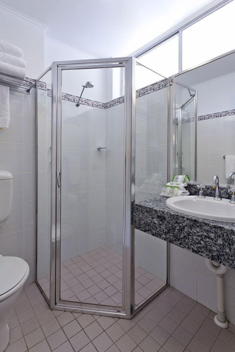 Alpine Motor Inn - Sunshine Coast Guide 5