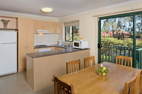 Mount Waverley Townhouses - Sunshine Coast Guide 3