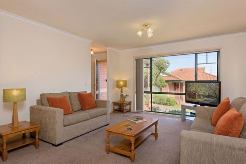 Mount Waverley Townhouses - Sunshine Coast Guide 5