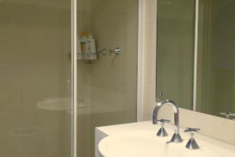 Kingston Terrace Apartments - Sunshine Coast Guide 6