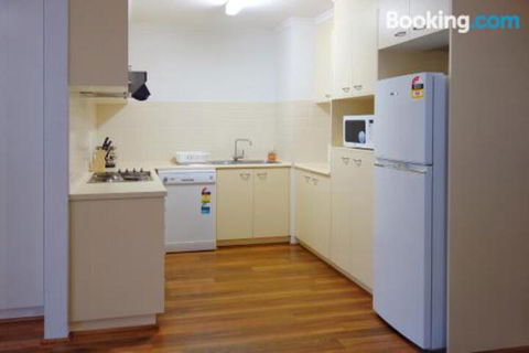 Kingston Terrace Apartments - Sunshine Coast Guide 3