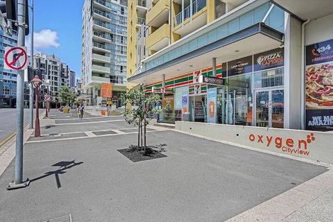 Oxygen Apartments - Sunshine Coast Guide 1