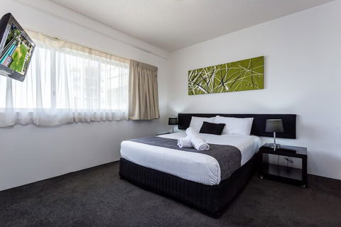 Oxygen Apartments - Sunshine Coast Guide 7