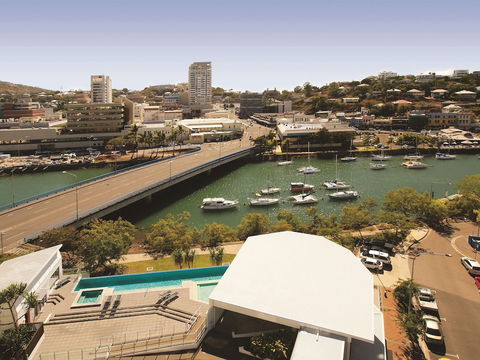 Oaks Townsville Gateway Suites - Sunshine Coast Guide 2