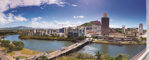 Oaks Townsville Gateway Suites - Sunshine Coast Guide 1