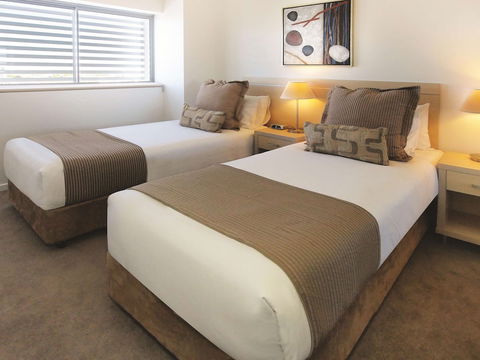 Oaks Townsville Gateway Suites - Sunshine Coast Guide 5
