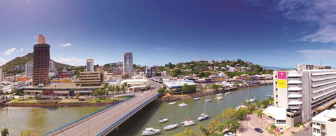 Oaks Townsville Gateway Suites - Sunshine Coast Guide 0