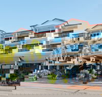 Park Regis Anchorage - Sunshine Coast Guide