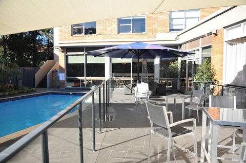 Royal Pacific Hotel - Sunshine Coast Guide 1