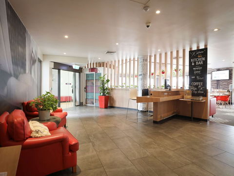 Ibis Sydney Airport - Sunshine Coast Guide 0