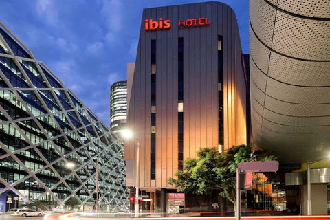 Ibis Sydney Barangaroo Hotel - Sunshine Coast Guide 1
