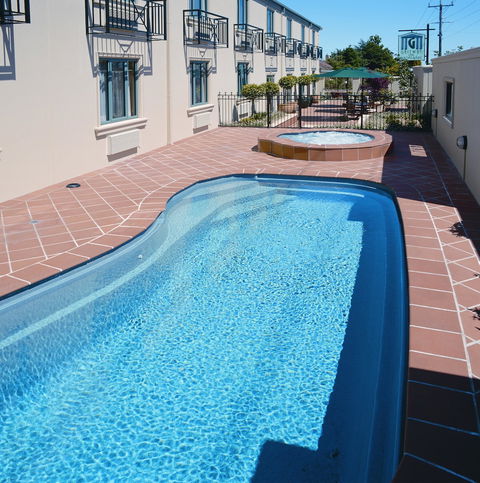 Gateway On Monash Boutique Hotel - Sunshine Coast Guide 1