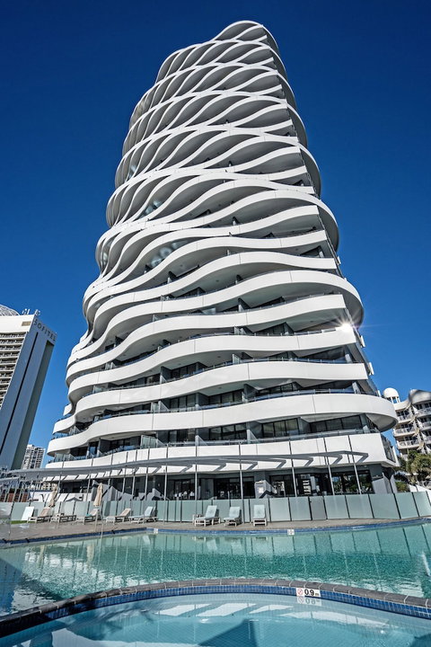 The Wave Resort - Sunshine Coast Guide 0