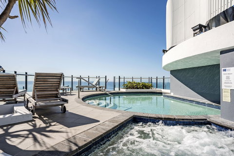 The Wave Resort - Sunshine Coast Guide 2