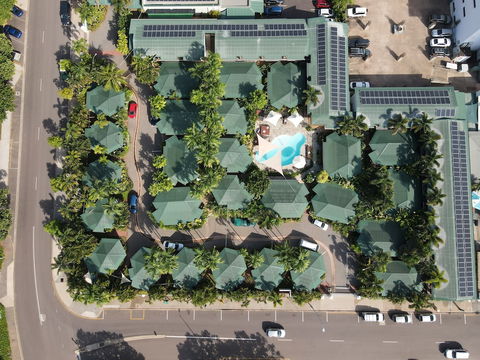 Palms City Resort - Sunshine Coast Guide 0